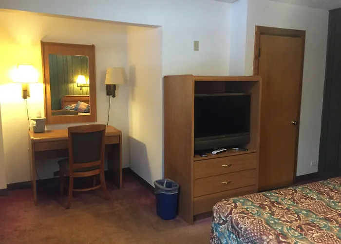 Hotel Du Wayne Carol Stream